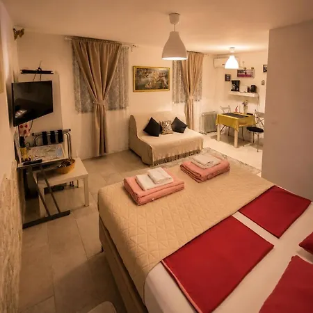 Amd Infinity Apartment *